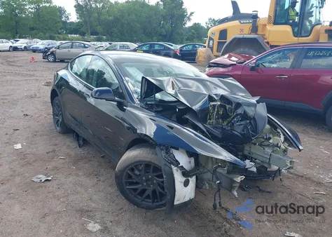 2024 Tesla Model 3 Long Range Dual Motor All-Wheel Drive/Rear-Wheel Drive z USA, uszkodzony, nr VIN 5YJ3E1EA5RF728322